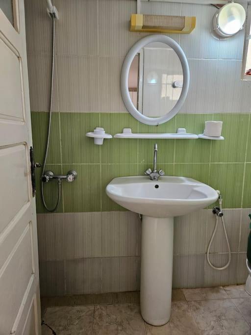 Hadhri Appartement Tuzer Dış mekan fotoğraf